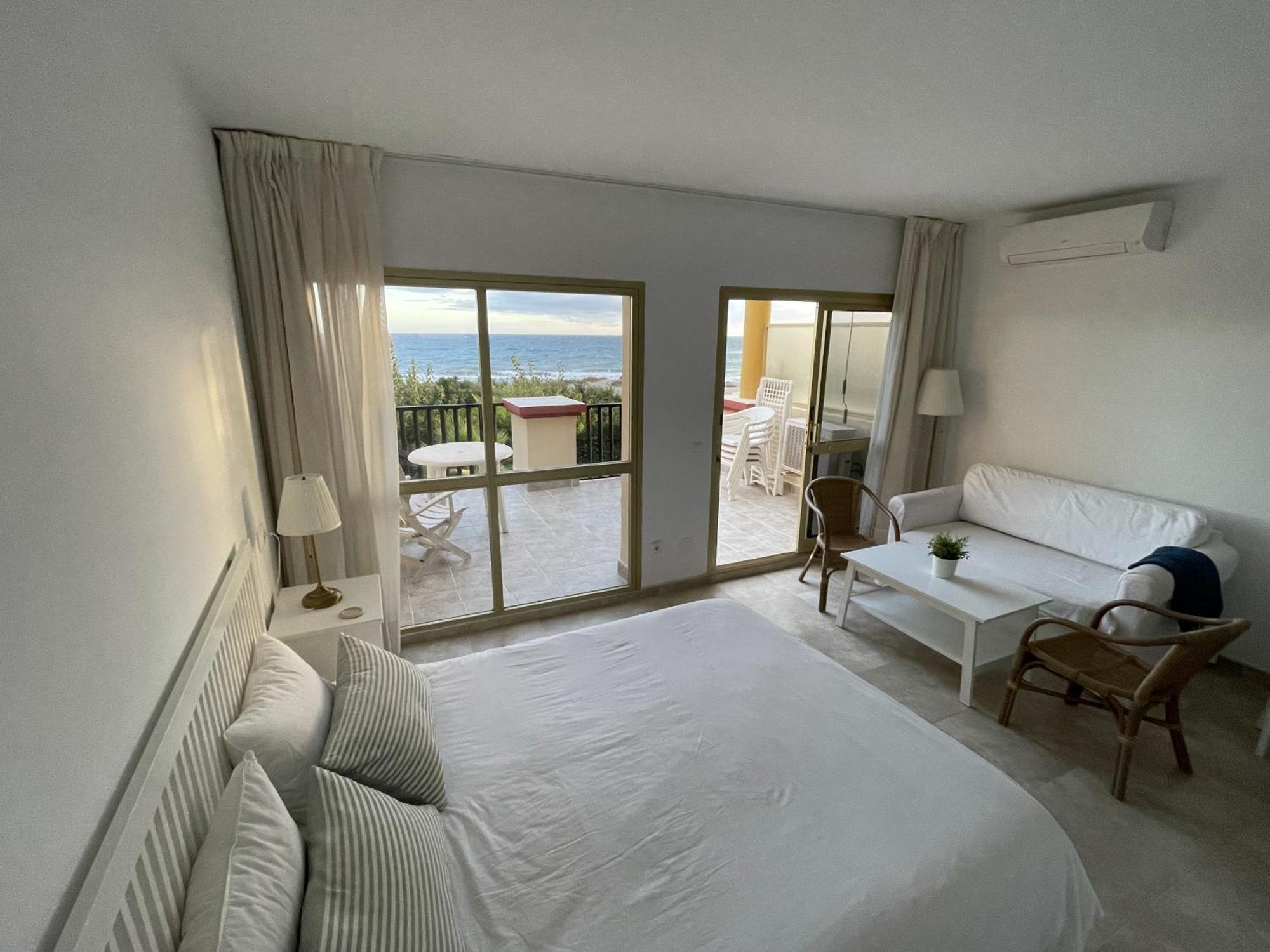 Estudio Con Insuperables Vistas Al Mar: Aparcamiento Марбеля Екстериор снимка