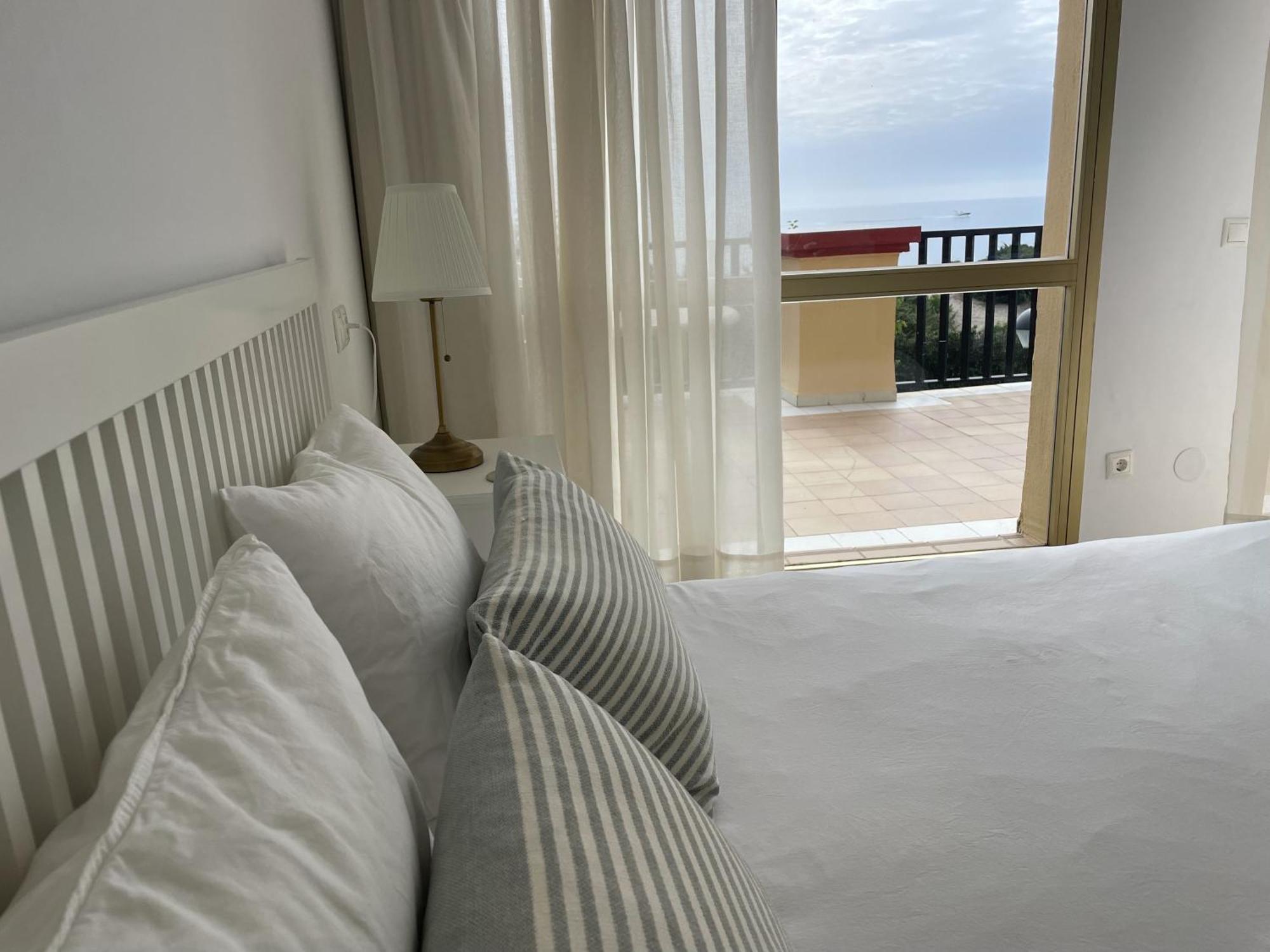 Estudio Con Insuperables Vistas Al Mar: Aparcamiento Марбеля Екстериор снимка