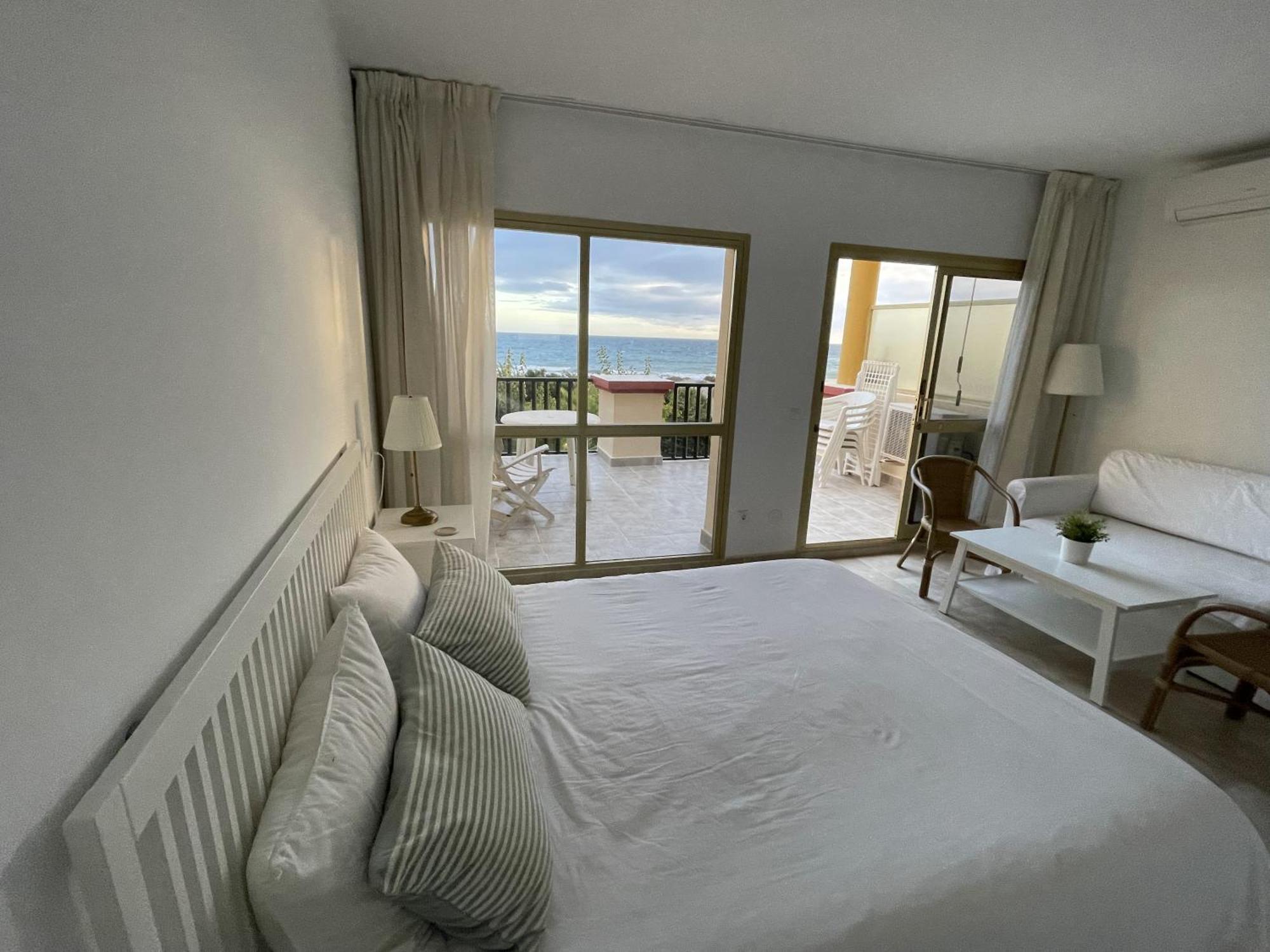 Estudio Con Insuperables Vistas Al Mar: Aparcamiento Марбеля Екстериор снимка